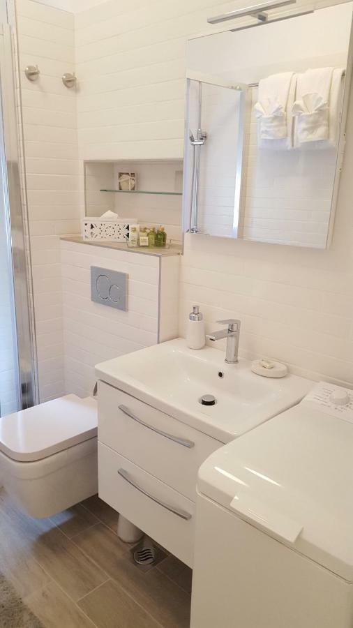 Studio Apartment Vanna - 1St Row To The Sea Opatija Buitenkant foto
