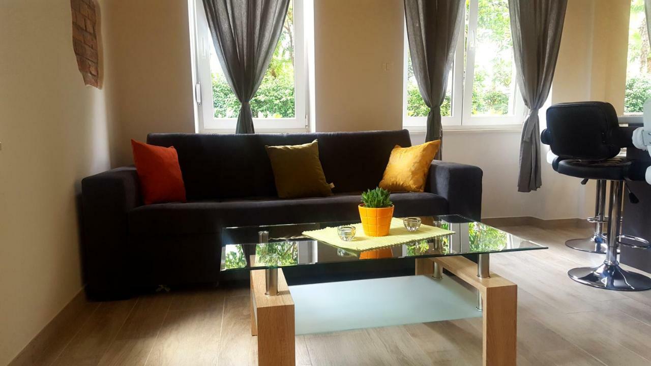 Studio Apartment Vanna - 1St Row To The Sea Opatija Buitenkant foto