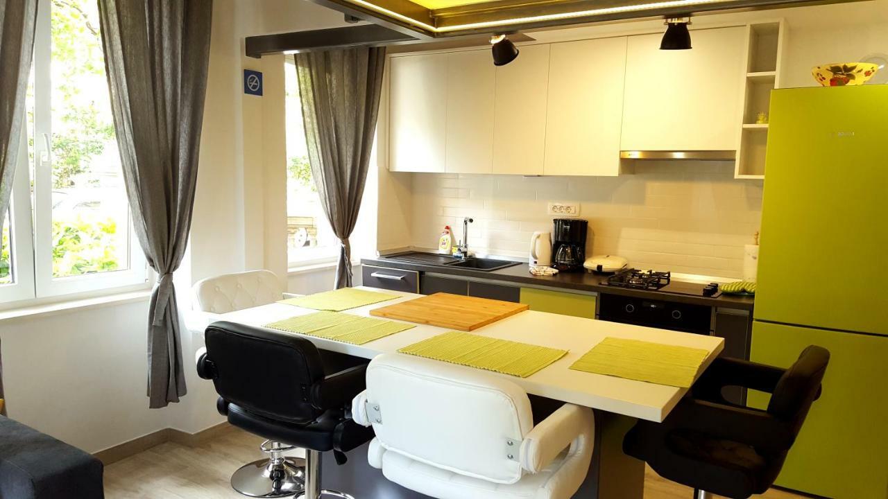 Studio Apartment Vanna - 1St Row To The Sea Opatija Buitenkant foto