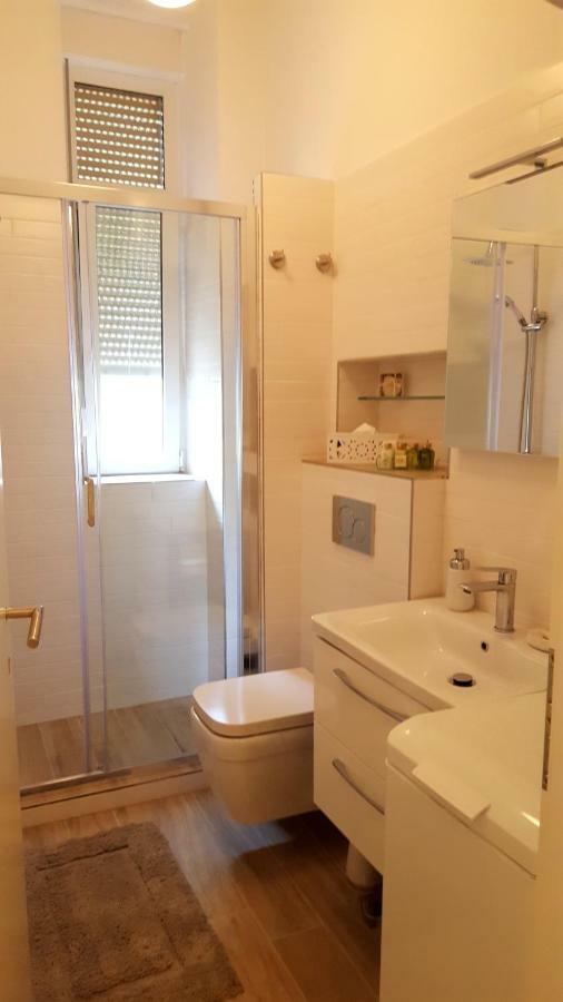 Studio Apartment Vanna - 1St Row To The Sea Opatija Buitenkant foto